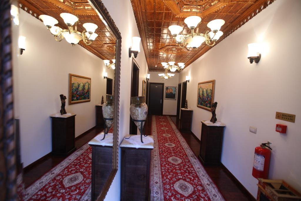 Antipatrea Hotel Berat Esterno foto
