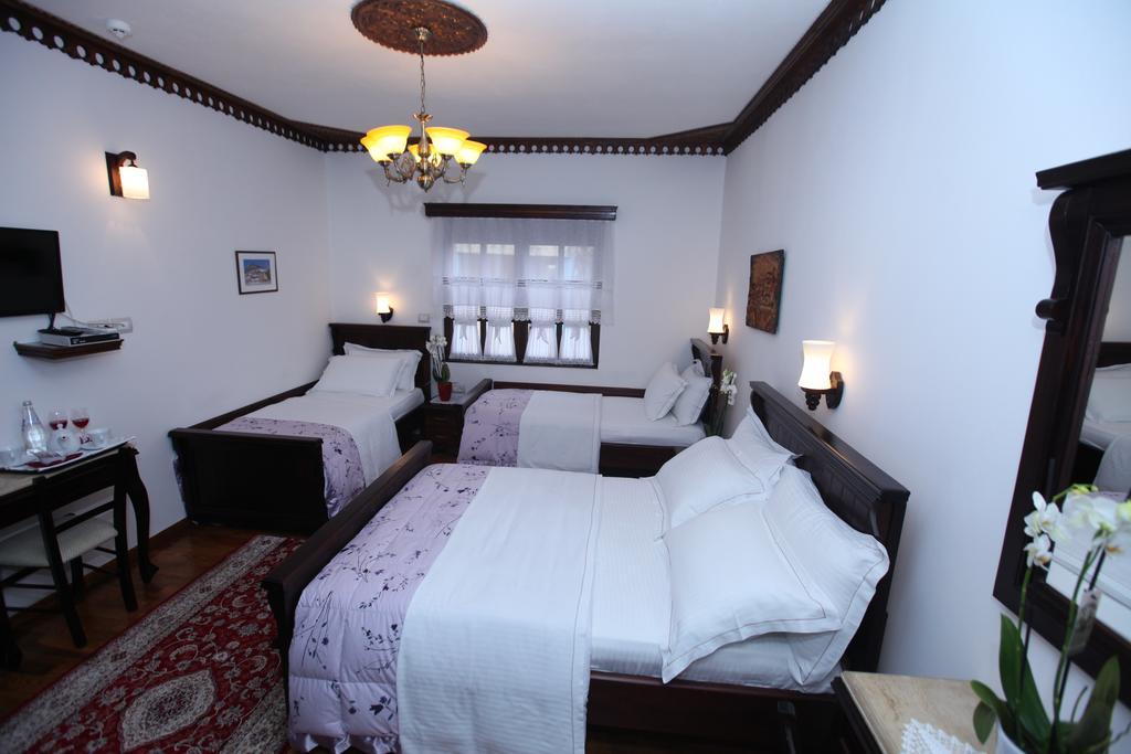 Antipatrea Hotel Berat Esterno foto