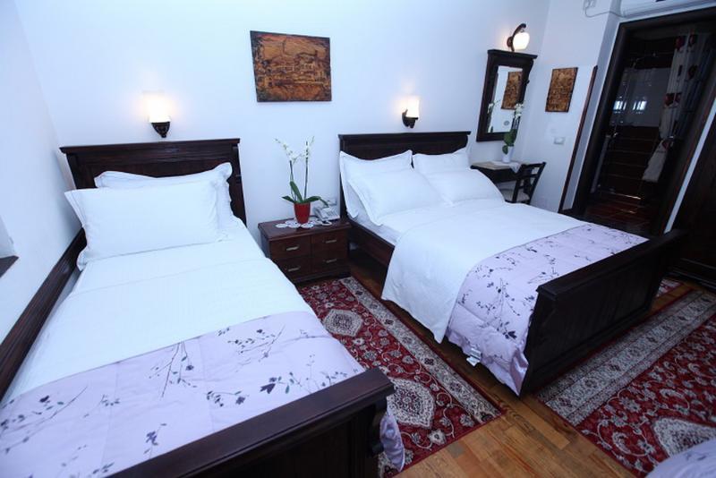 Antipatrea Hotel Berat Esterno foto