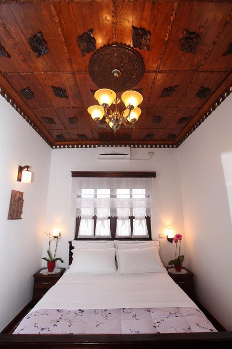 Antipatrea Hotel Berat Esterno foto
