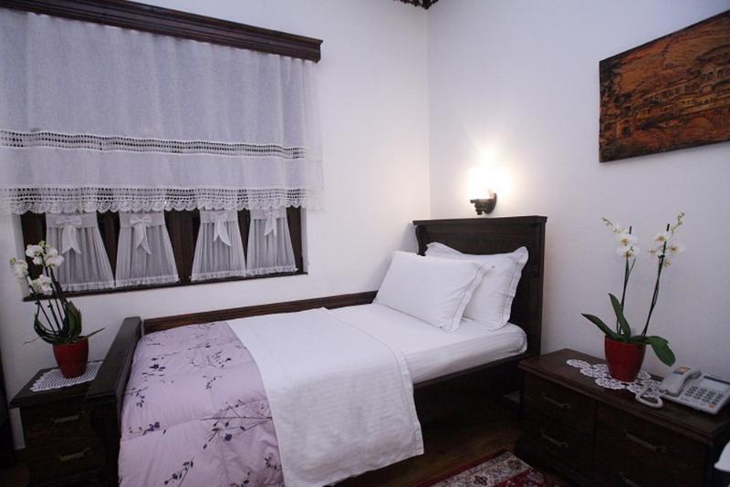Antipatrea Hotel Berat Esterno foto