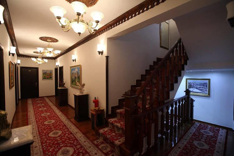 Antipatrea Hotel Berat Esterno foto