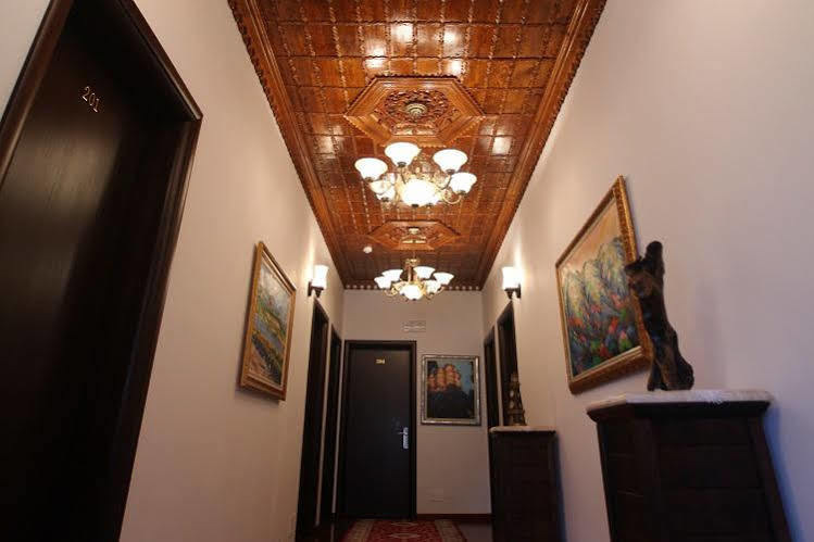 Antipatrea Hotel Berat Esterno foto
