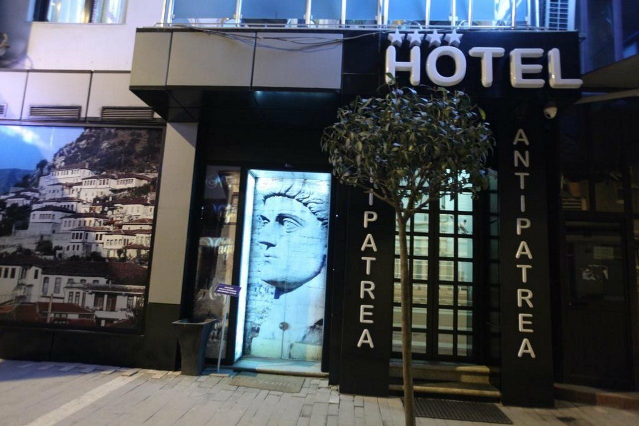 Antipatrea Hotel Berat Esterno foto