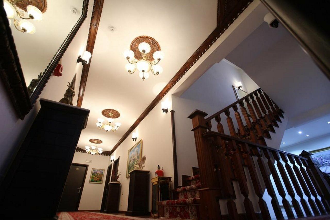 Antipatrea Hotel Berat Esterno foto