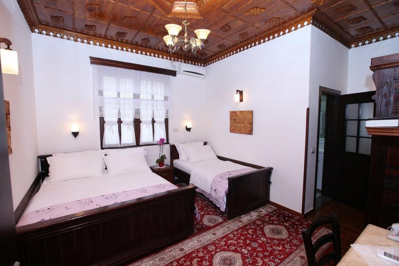 Antipatrea Hotel Berat Esterno foto