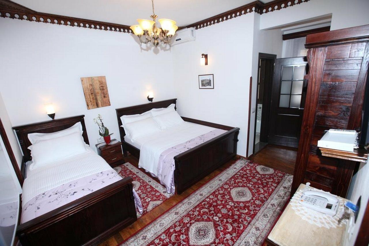 Antipatrea Hotel Berat Esterno foto